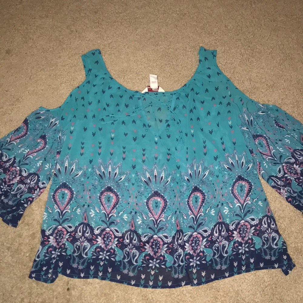 Cute blouse